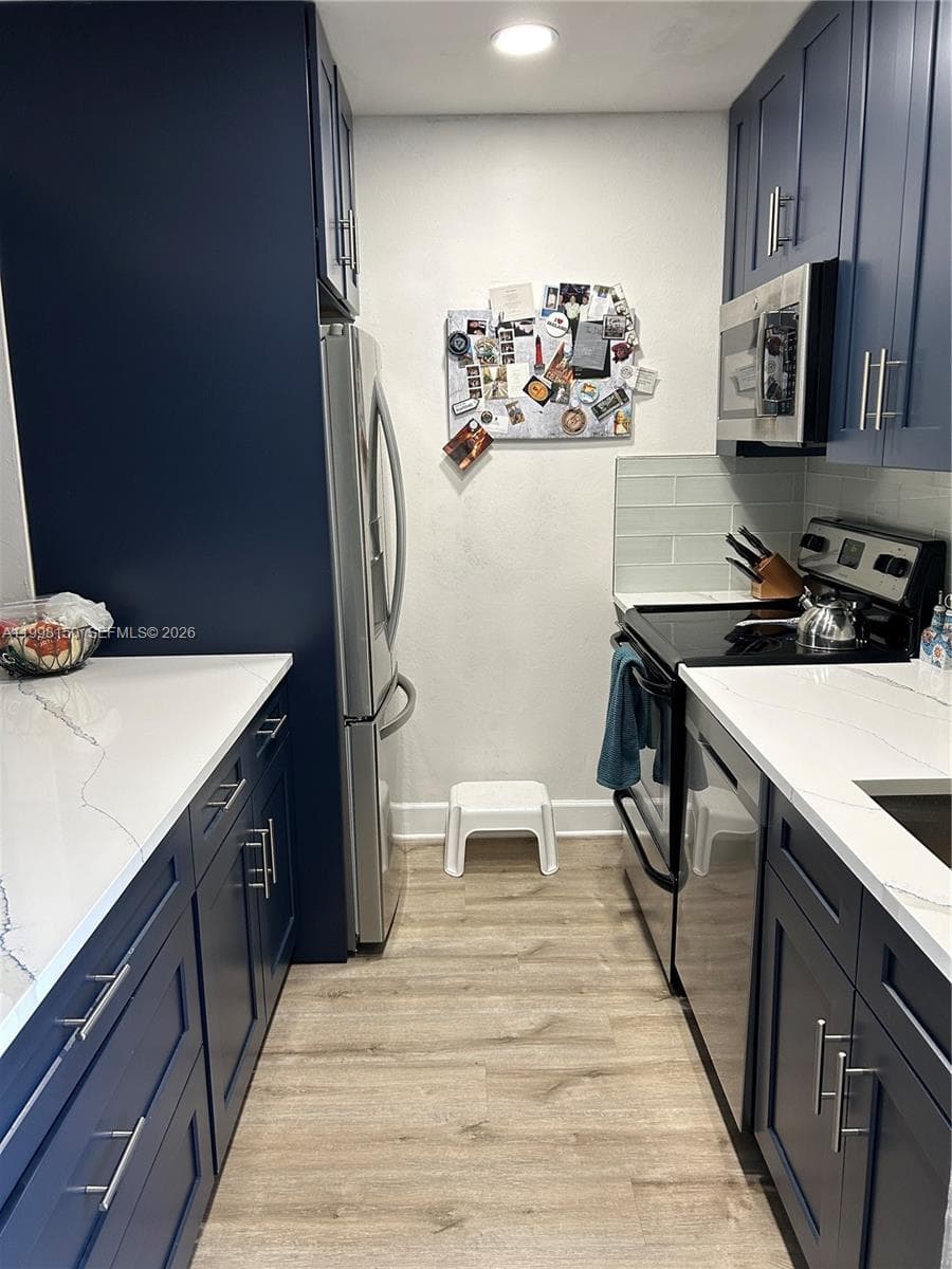 725 Hummingbird Way 212 photo 6