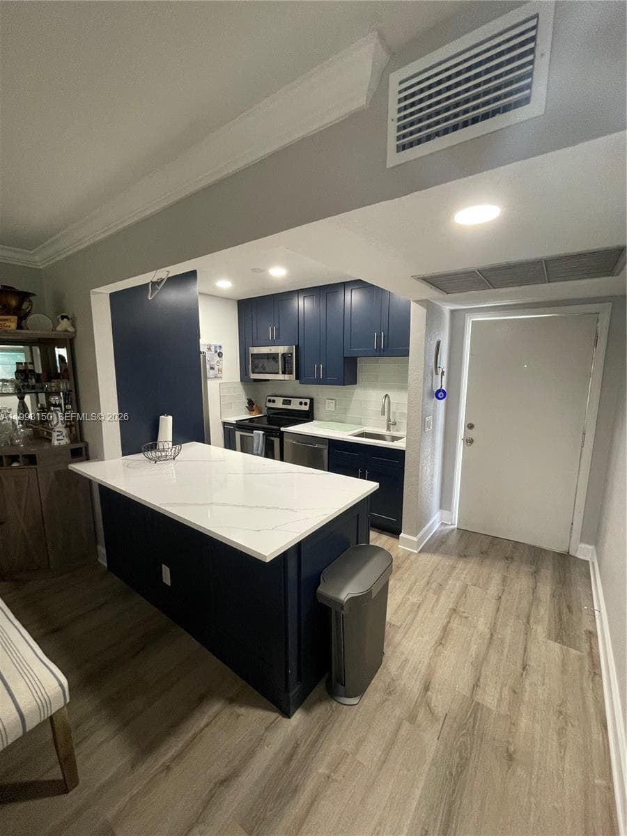 725 Hummingbird Way 212 photo 7