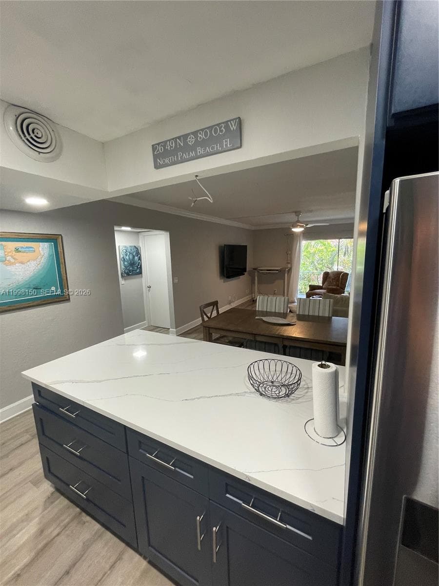 725 Hummingbird Way 212 photo 8