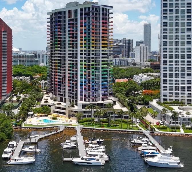 1581 Brickell Avenue 406 photo 2