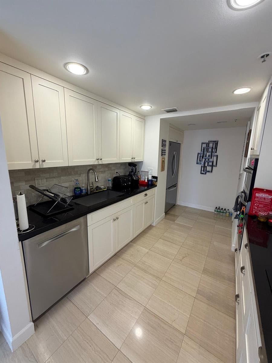 1581 Brickell Avenue 406 photo 11
