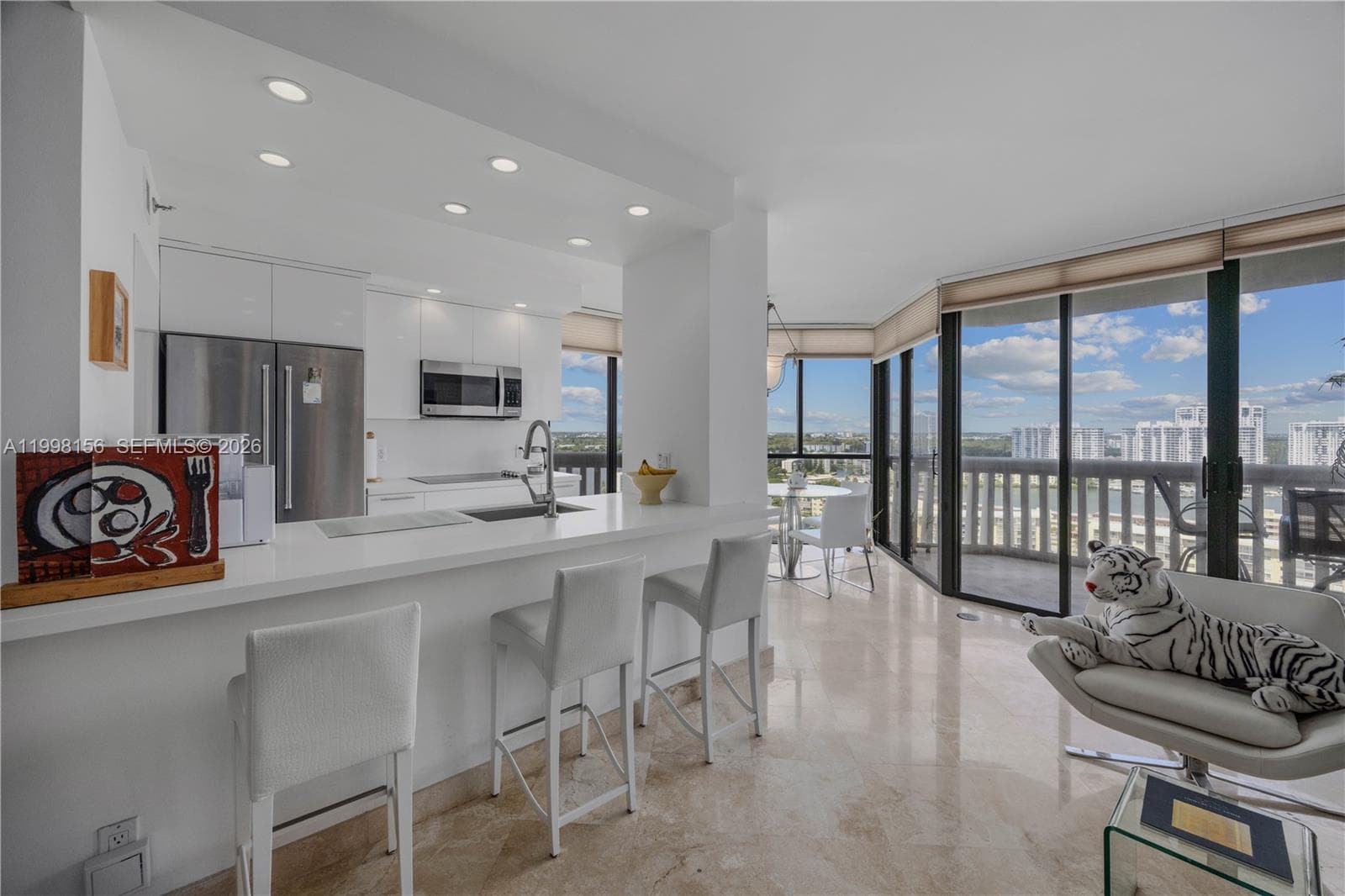 1000 Island Blvd 1910 photo 4