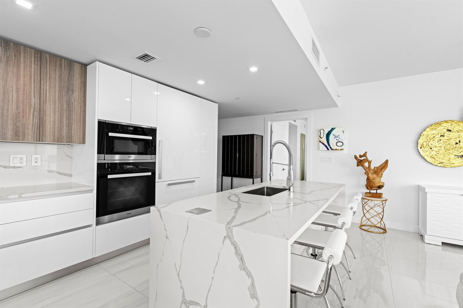730 N Ocean Boulevard 505 photo 9