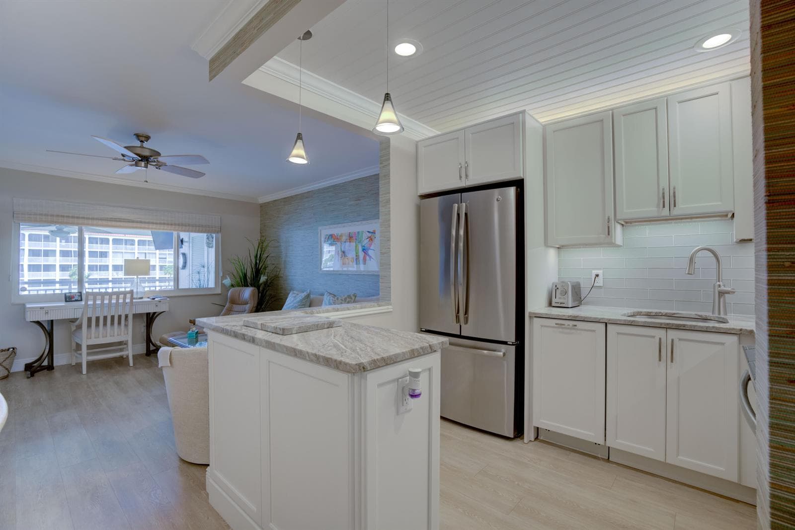 111 Shore Court 305 photo 23