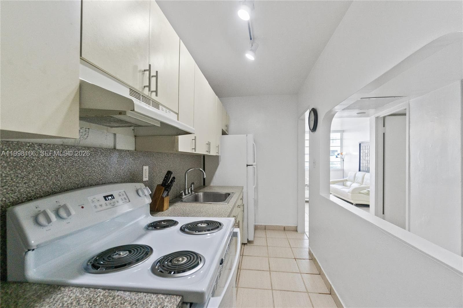 100 Lincoln Rd 734 photo 9