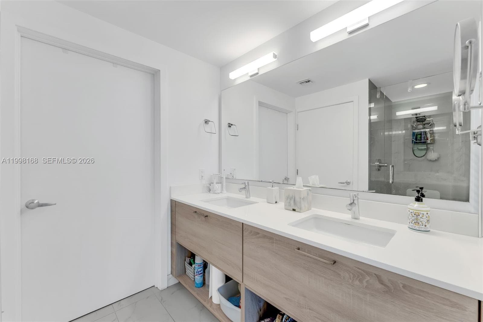 16385 Biscayne Blvd 1819 photo 6