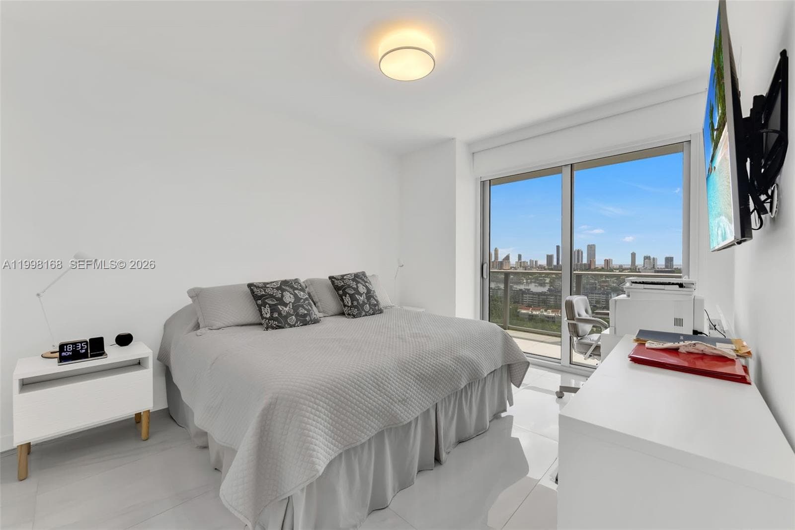 16385 Biscayne Blvd 1819 photo 5