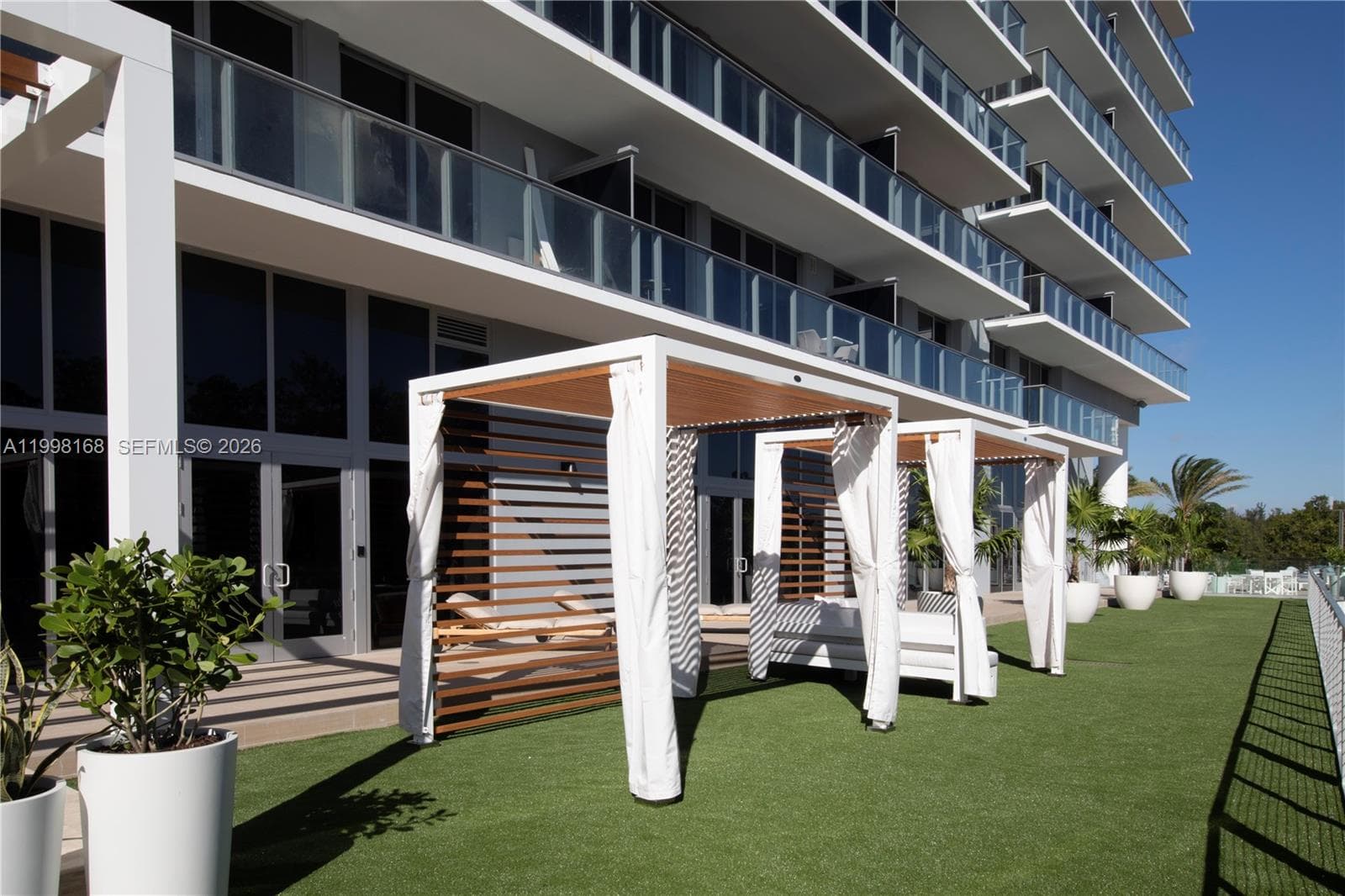 16385 Biscayne Blvd 1819 photo 24