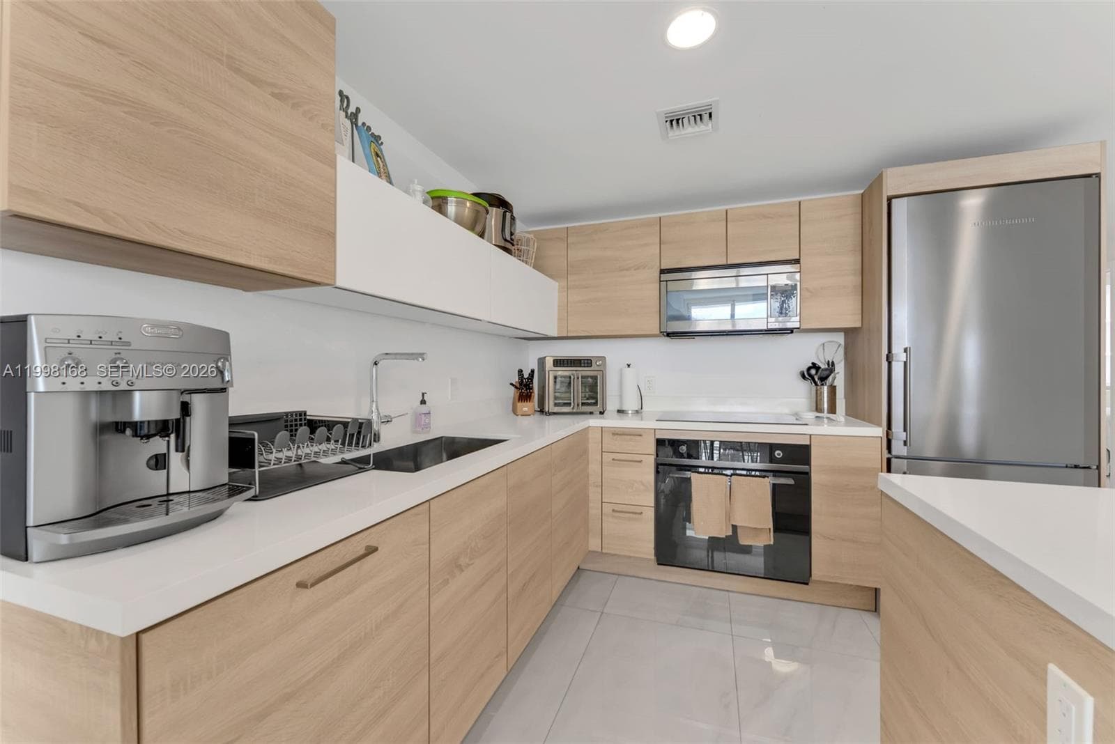 16385 Biscayne Blvd 1819 photo 10