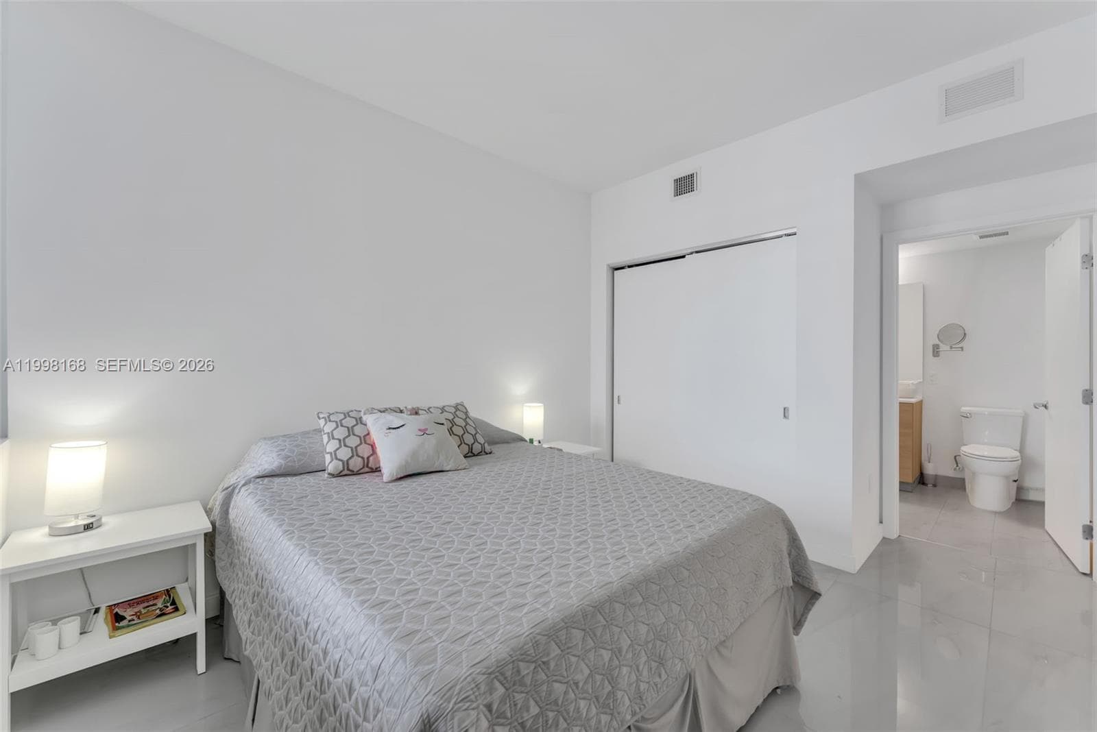 16385 Biscayne Blvd 1819 photo 14