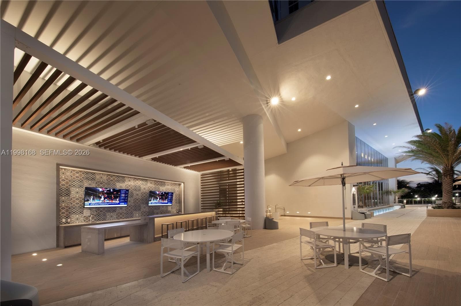 16385 Biscayne Blvd 1819 photo 18