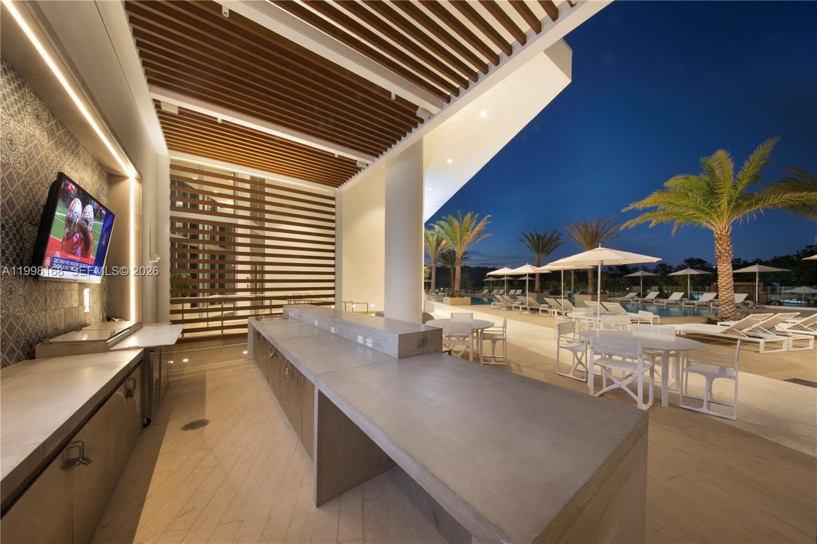 16385 Biscayne Blvd 1819 photo 21