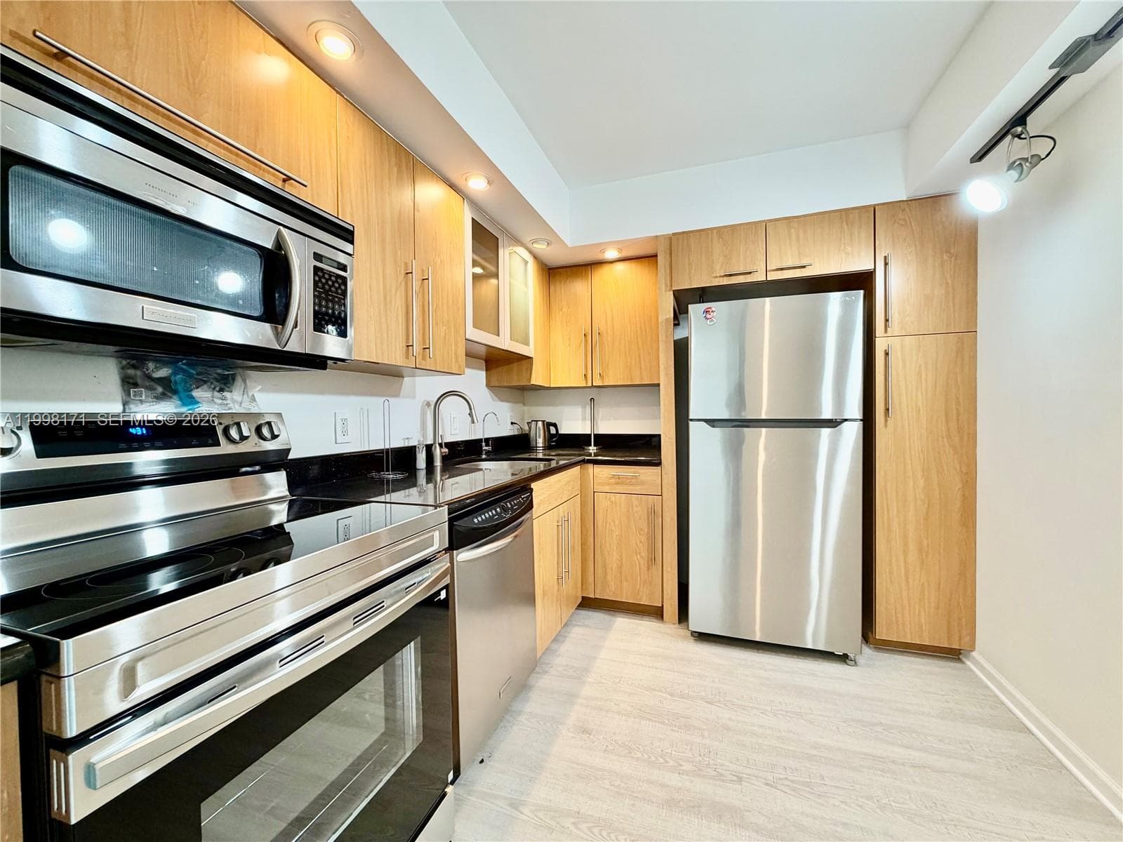 20515 Country Club Dr 1642 photo 4