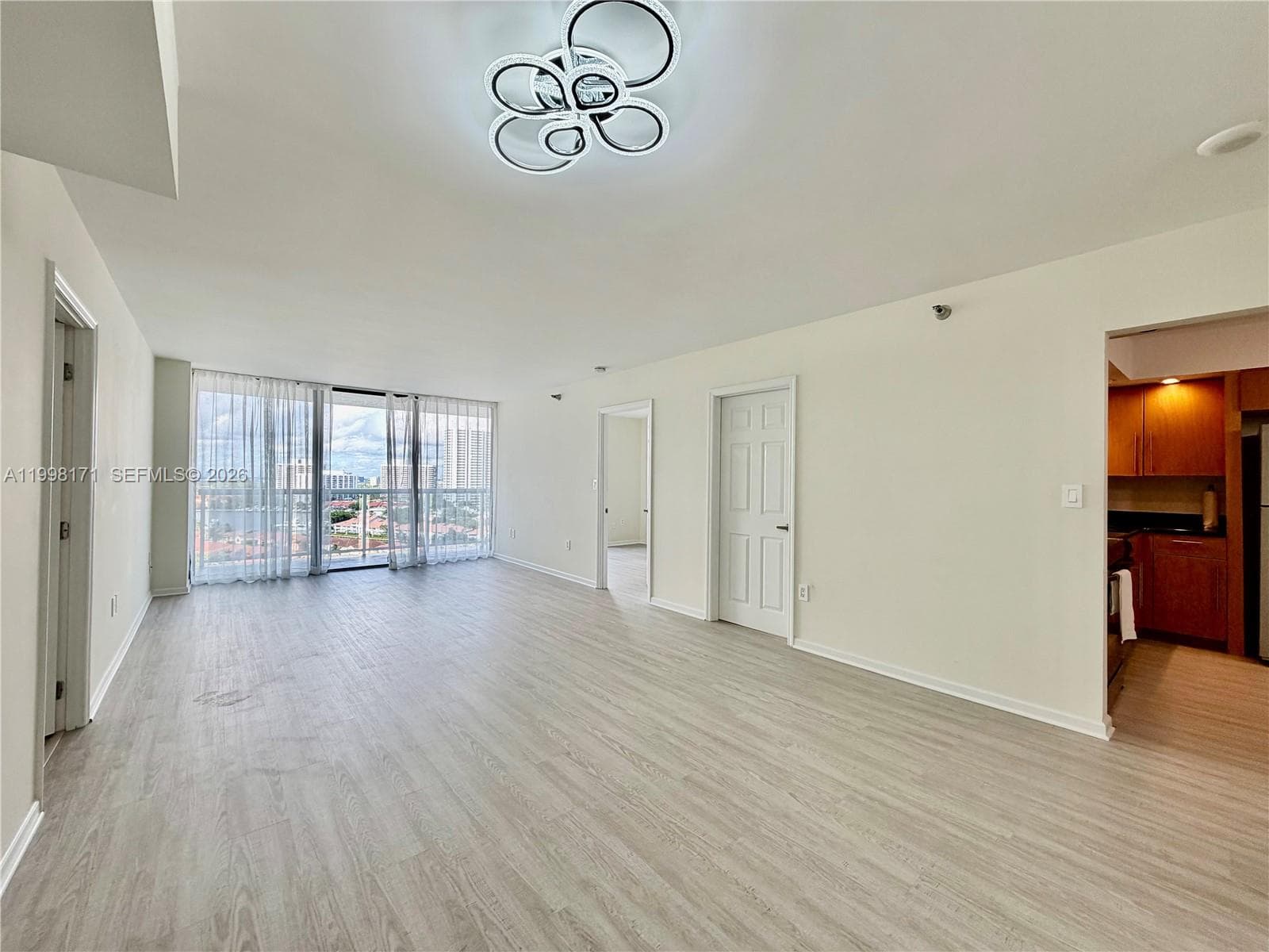 20515 Country Club Dr 1642 photo 8