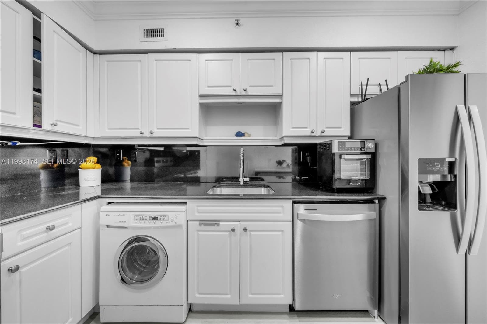 2501 S Ocean Dr PH38(Availabe NOW) photo 9