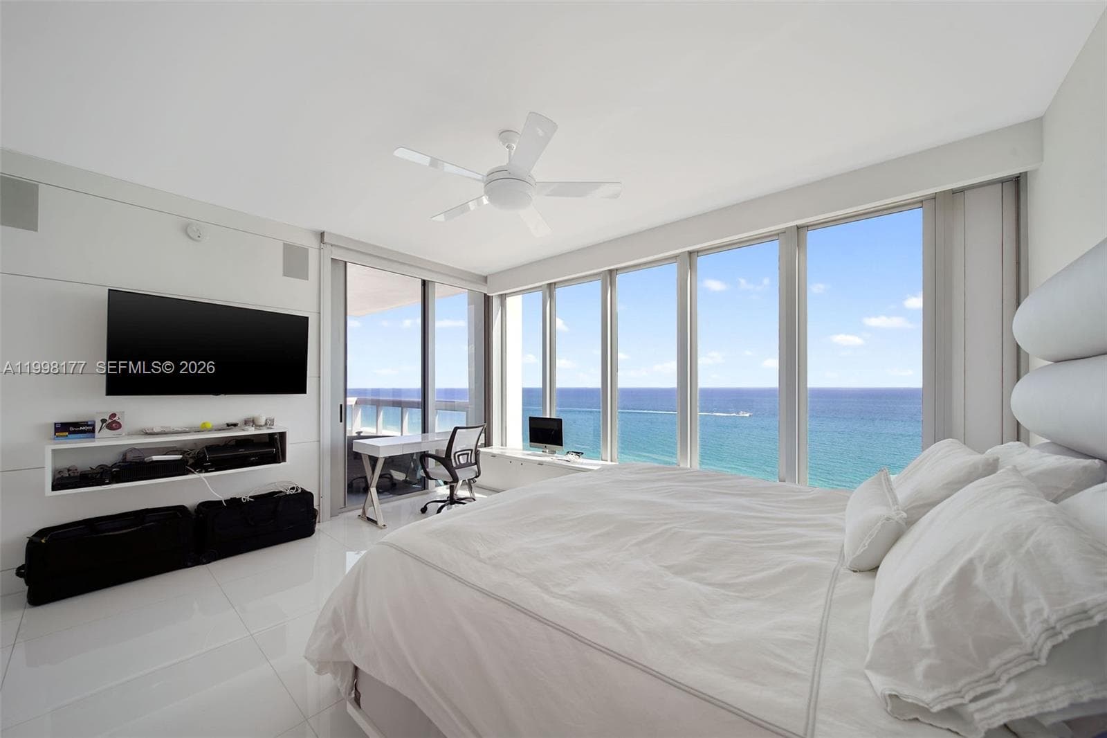 6899 Collins Ave 1905 photo 4