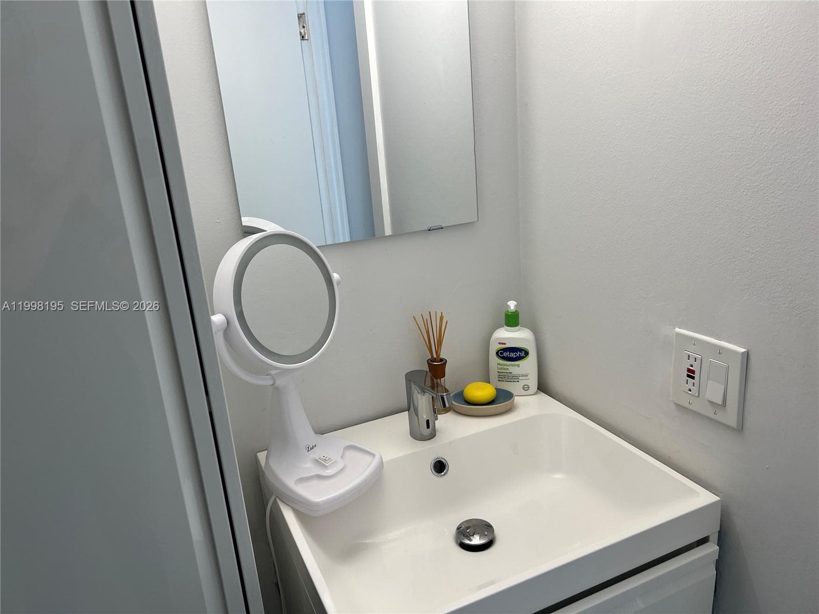 6545 Indian Creek Dr 506 photo 8