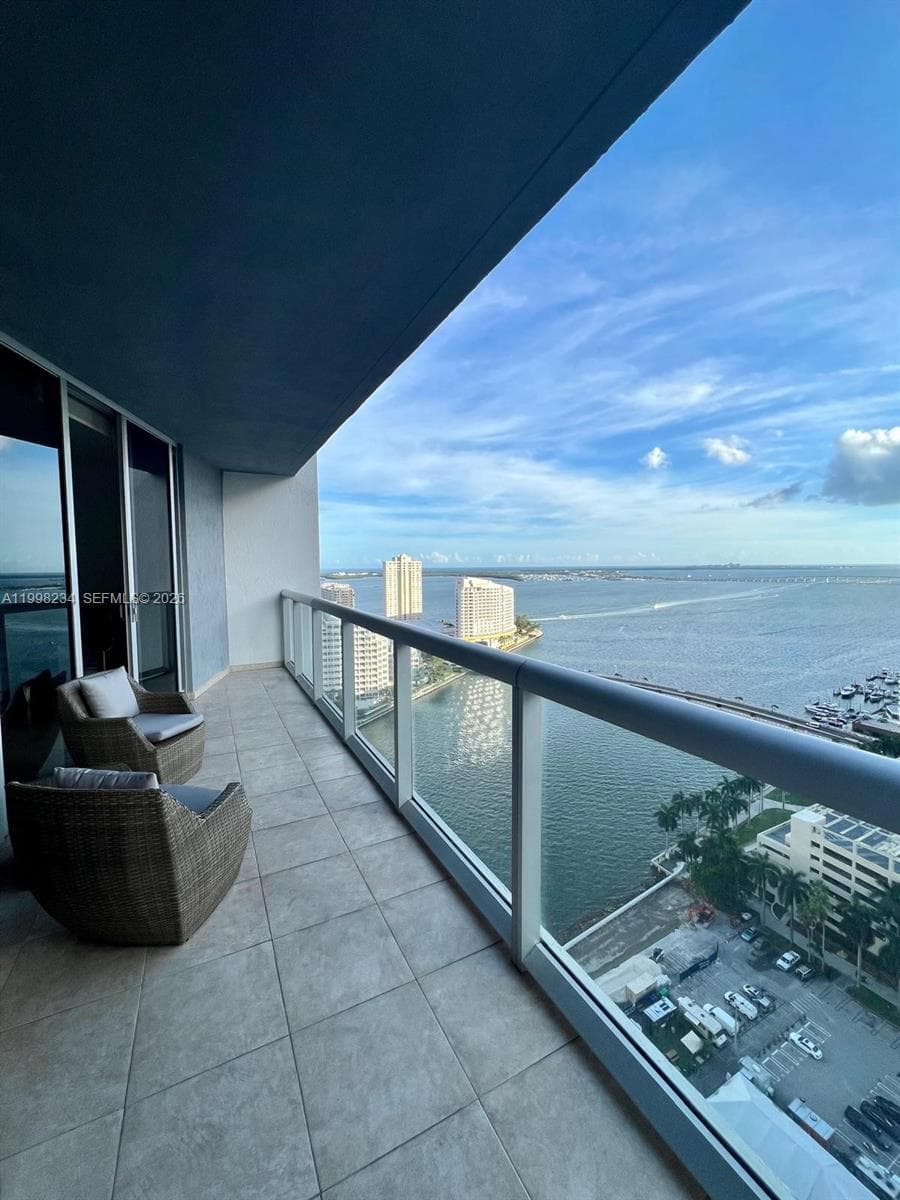 495 Brickell ave 2707 photo 1