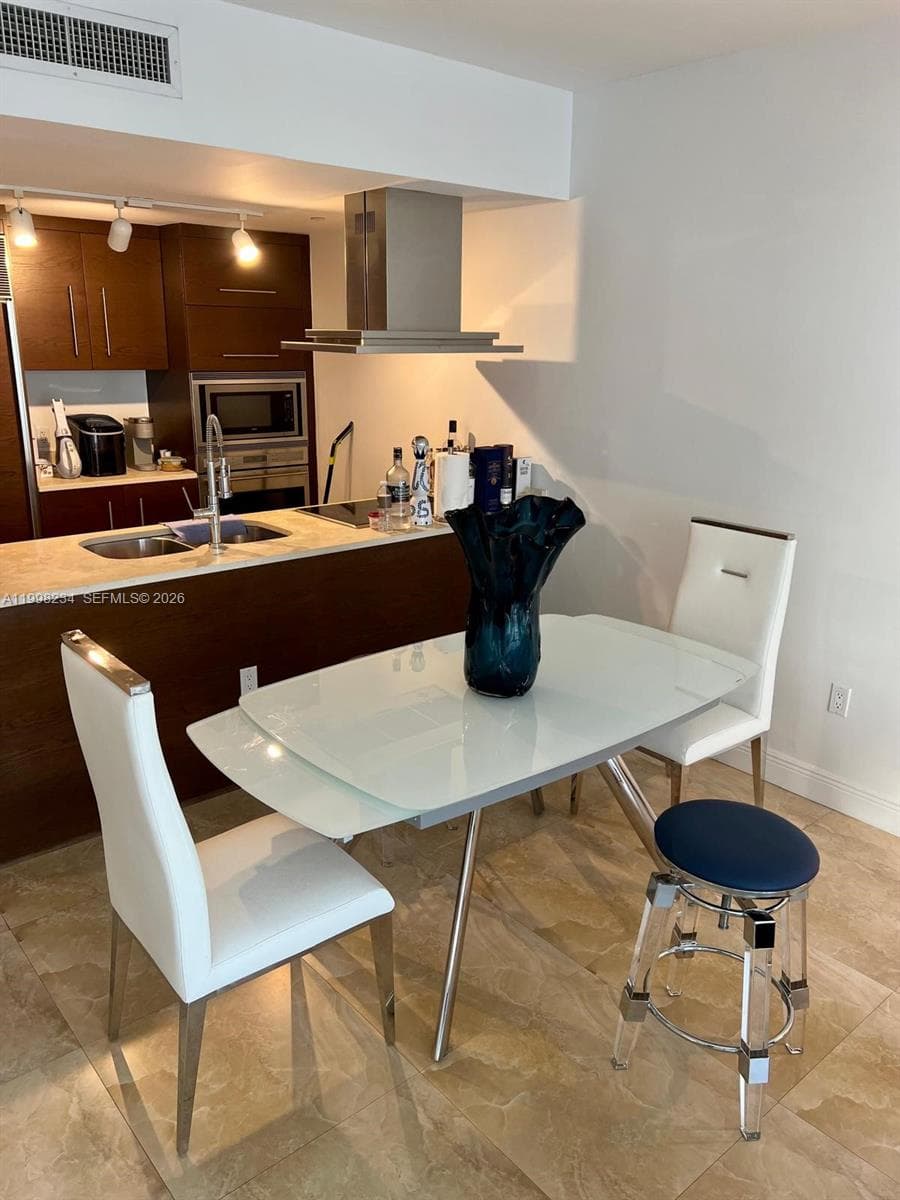 495 Brickell ave 2707 photo 8