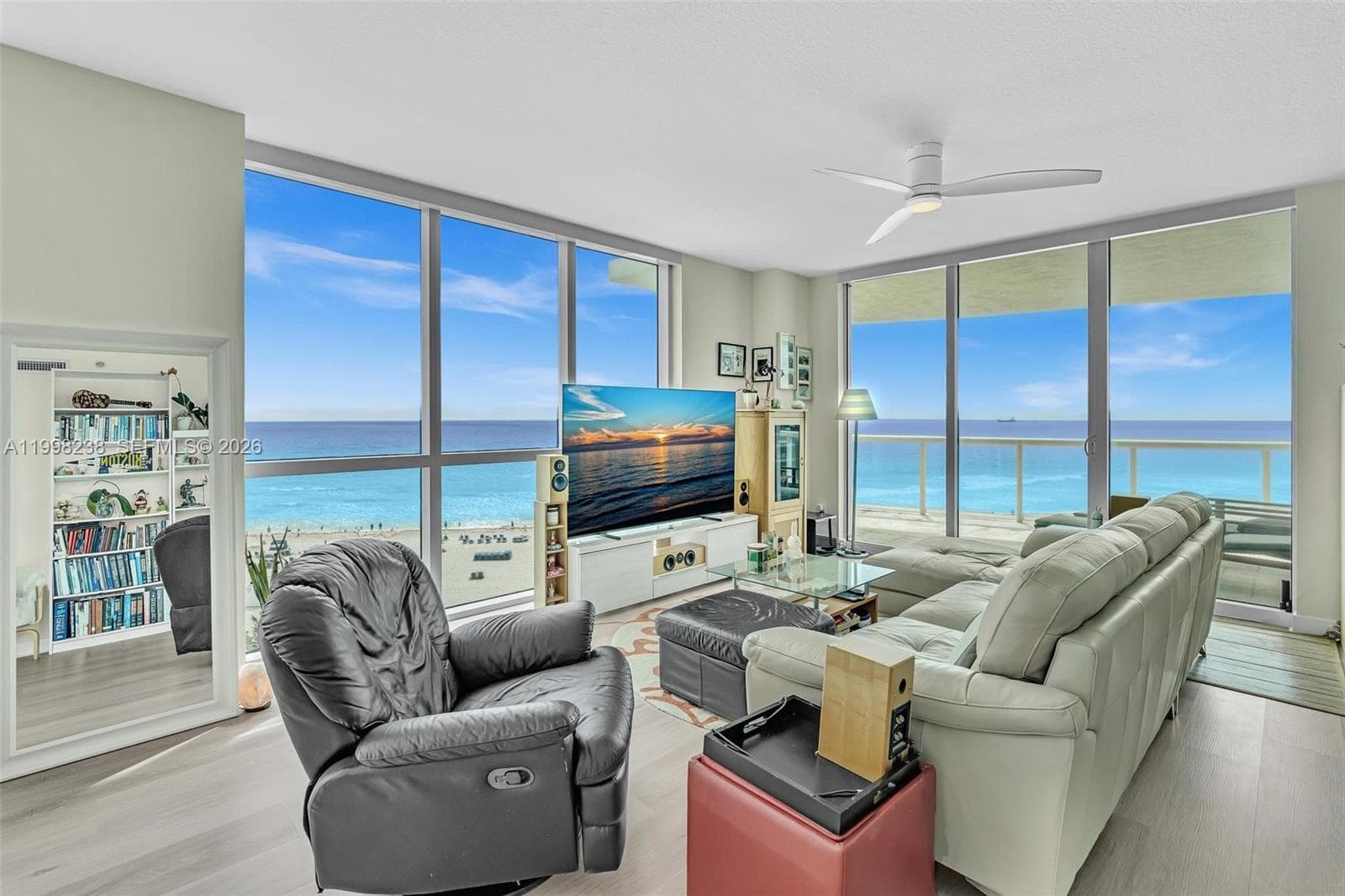 3801 Collins Ave 806 photo 11