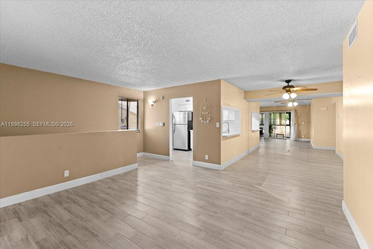 3047 N Oakland Forest Dr 204 photo 6
