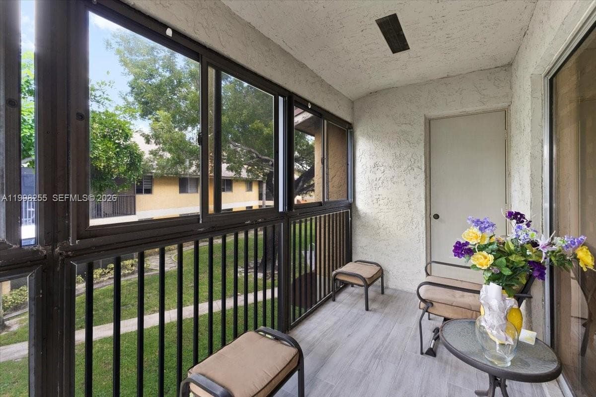 3047 N Oakland Forest Dr 204 photo 15