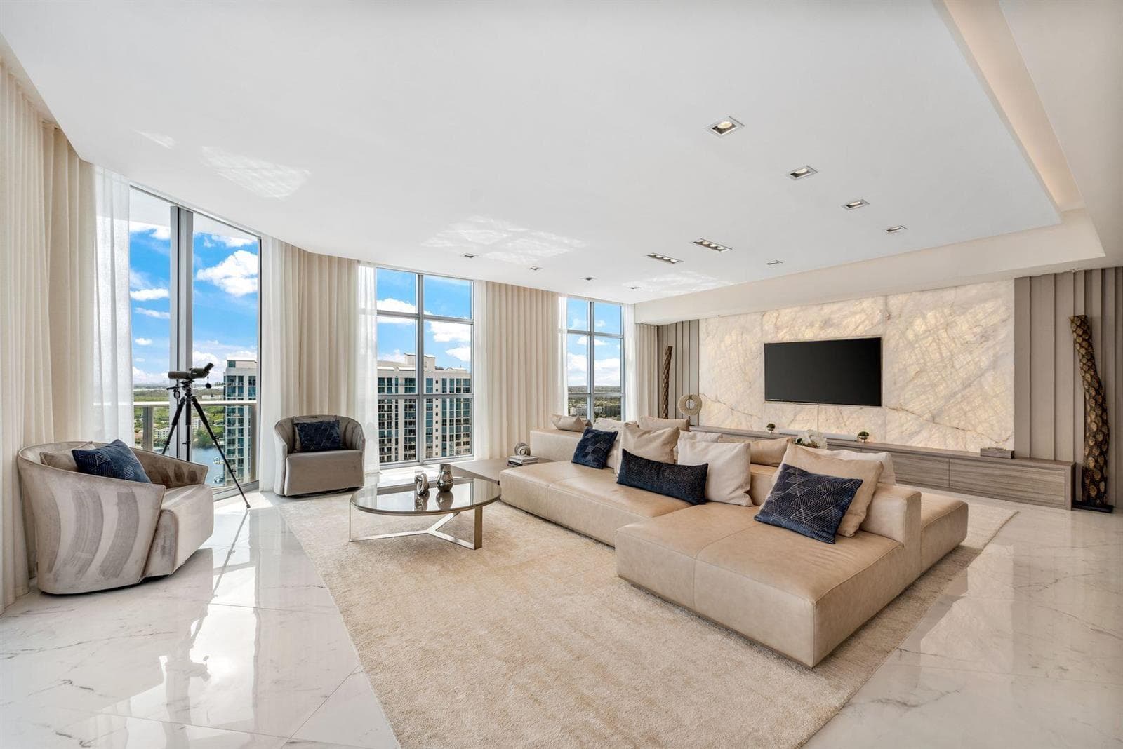 17301 Biscayne Boulevard Ph-7 photo 2