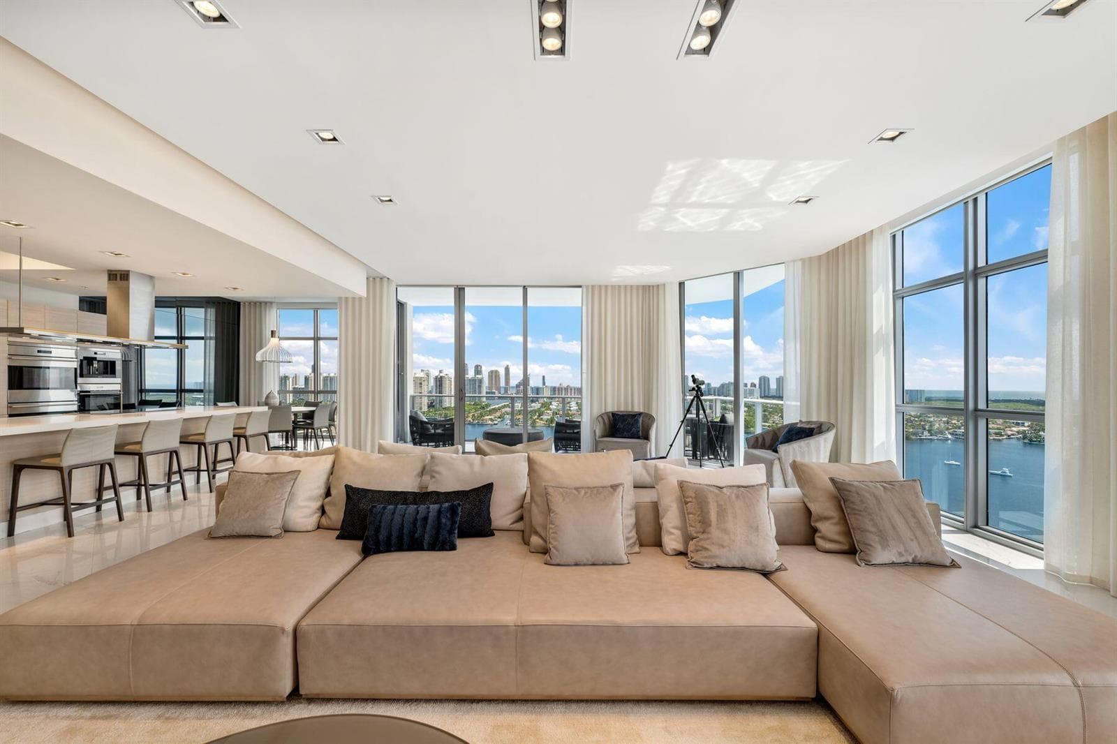 17301 Biscayne Boulevard Ph-7 photo 5