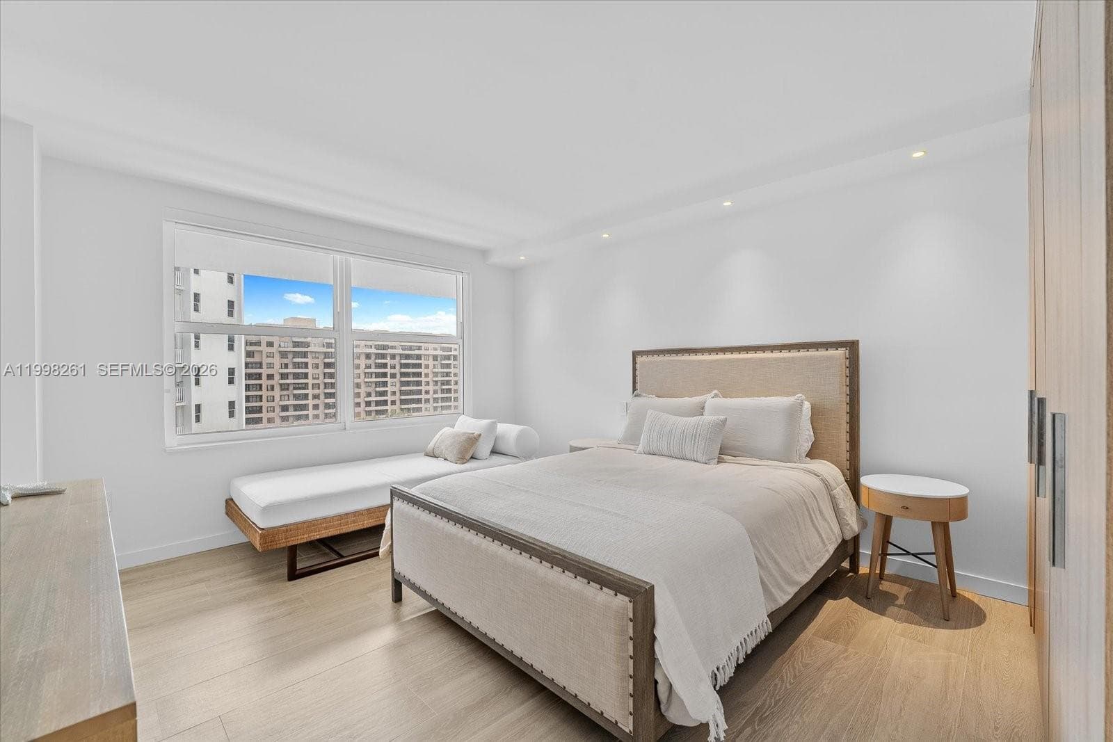 199 Ocean Lane Dr 1001 photo 23