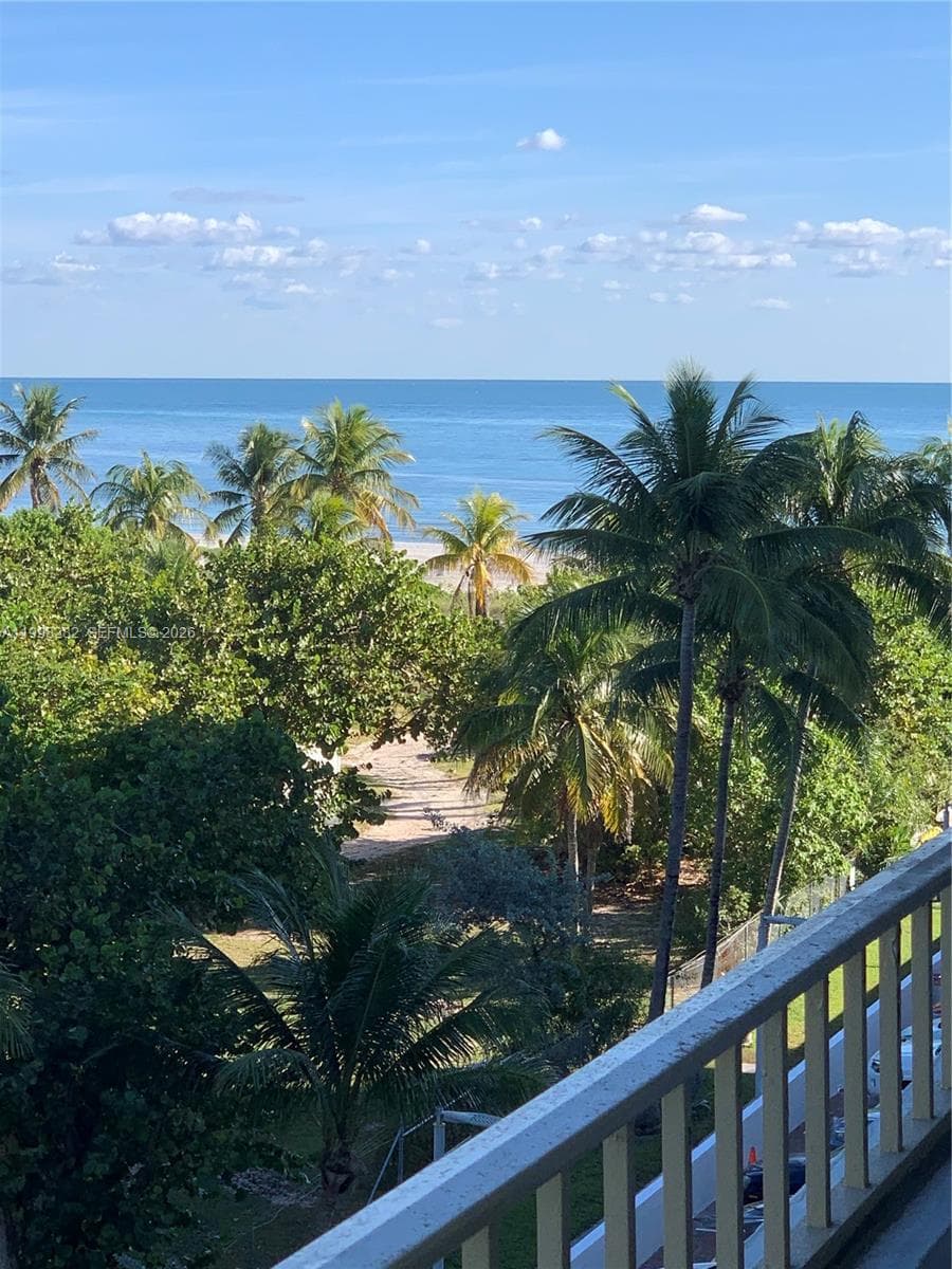 177 Ocean Lane Dr 512 photo 2