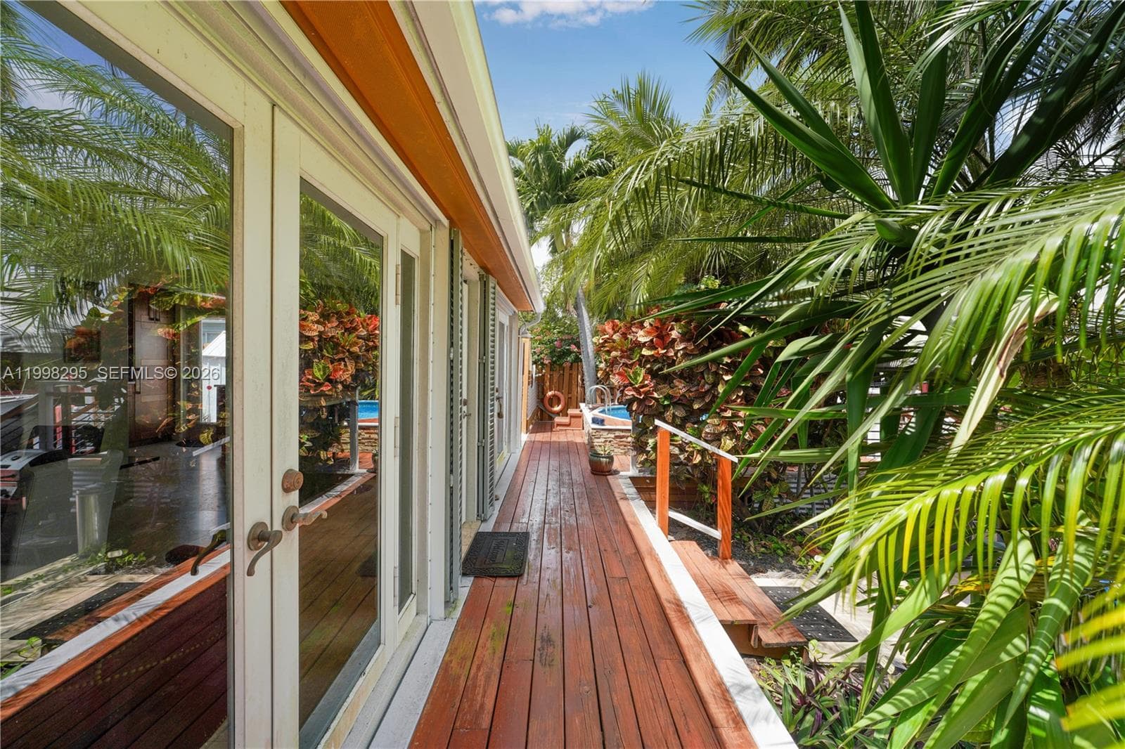 905 Mandarin Isle photo 11