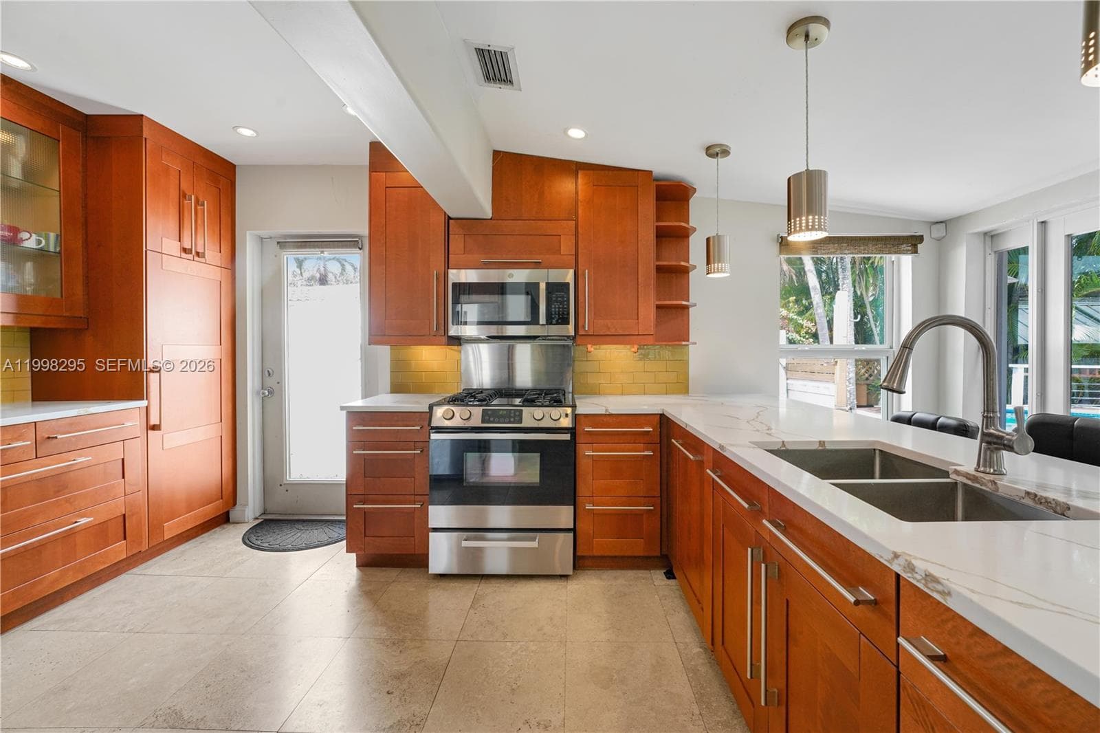 905 Mandarin Isle photo 19