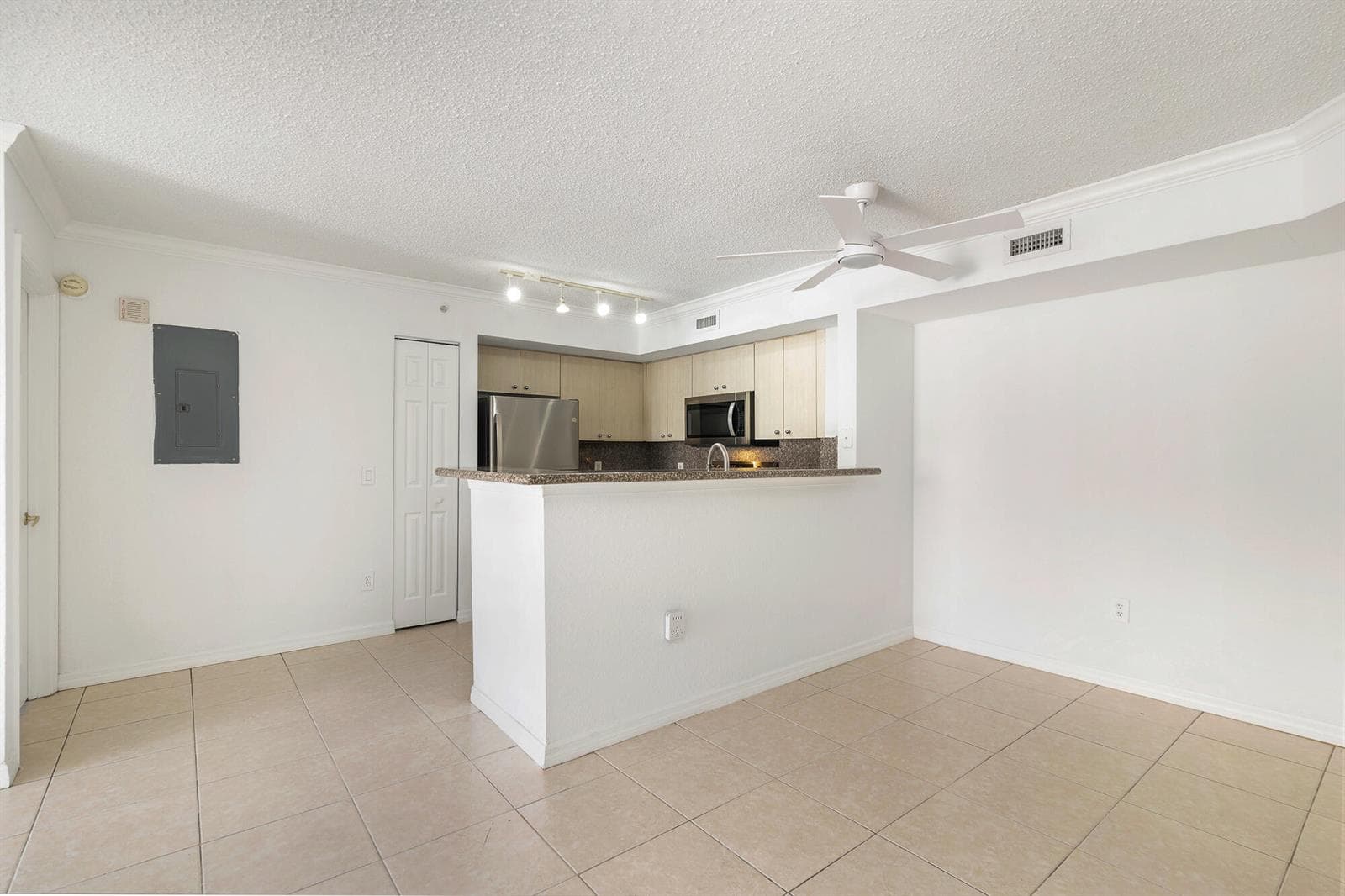 1801 N Flagler Drive 803 photo 5