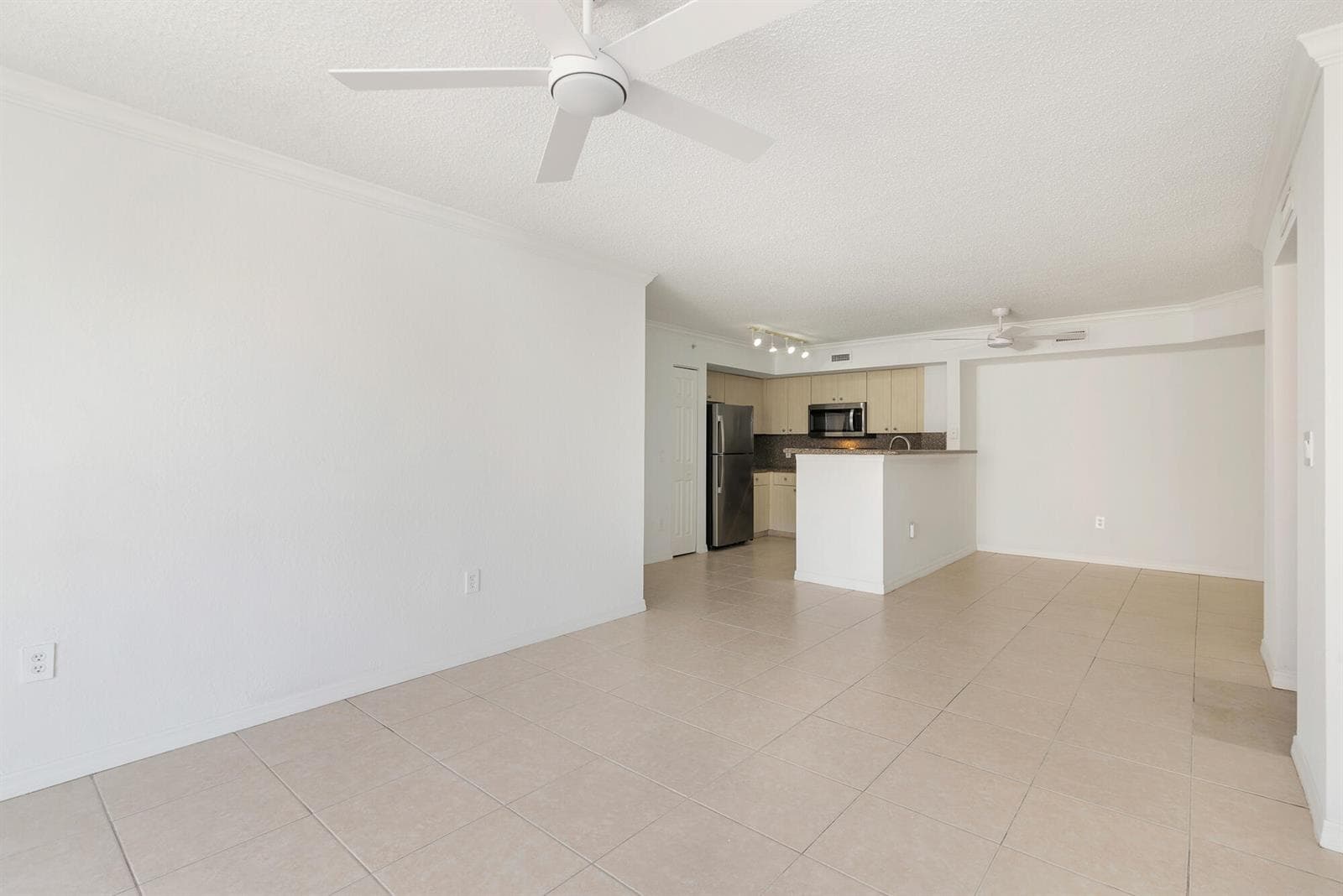1801 N Flagler Drive 803 photo 4