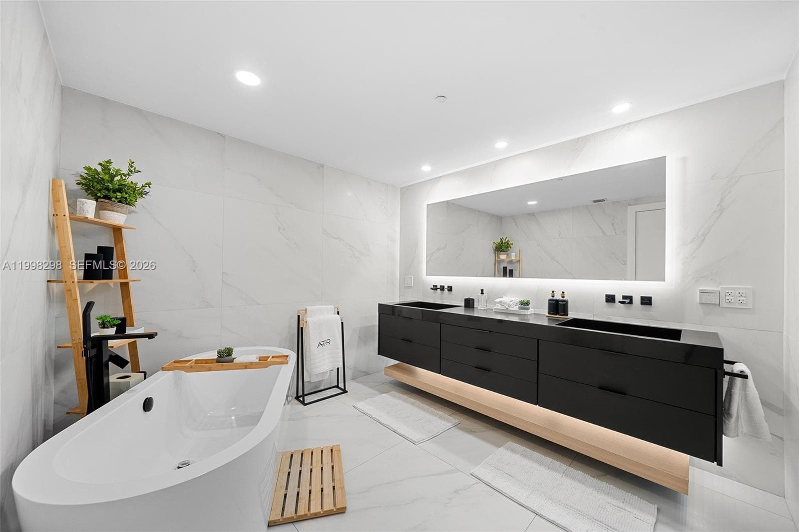 488 18th St 715 photo 7