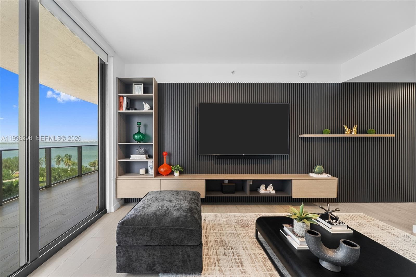 488 18th St 715 photo 9