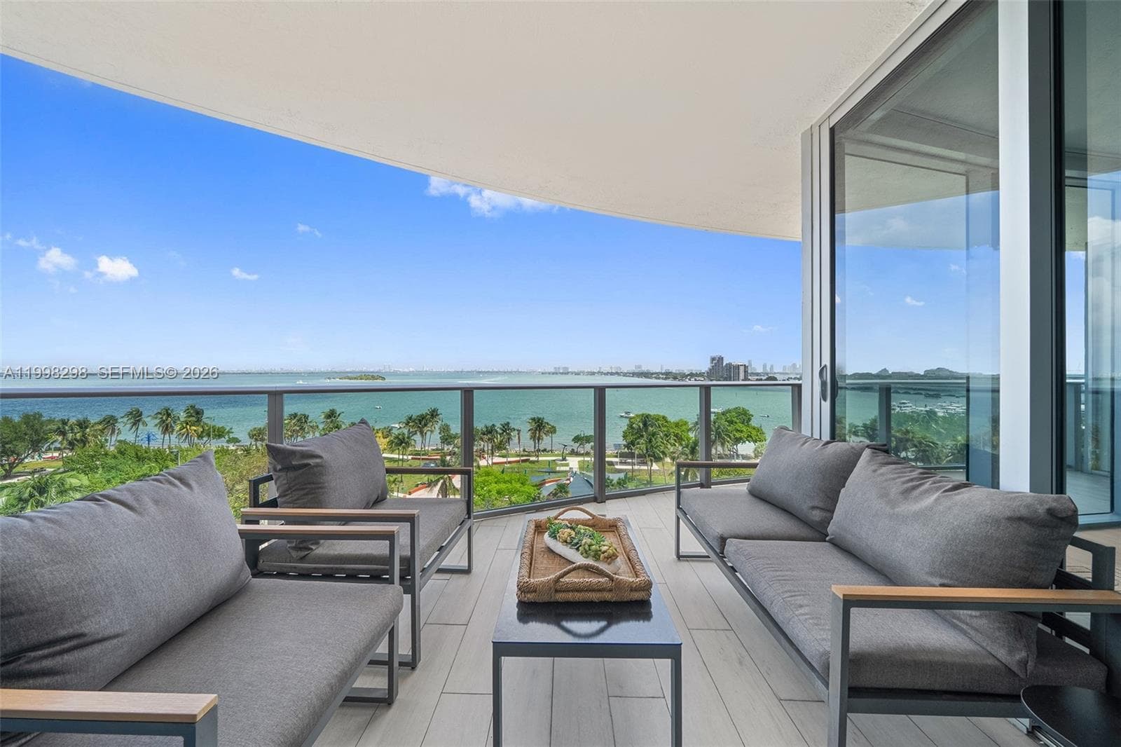 488 18th St 715 photo 4