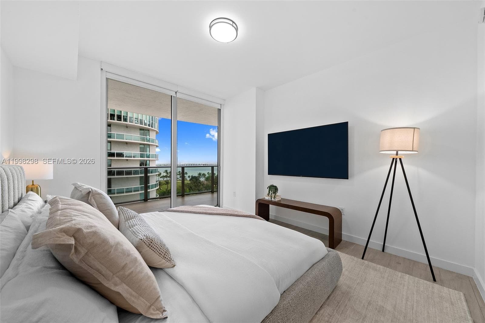 488 18th St 715 photo 8