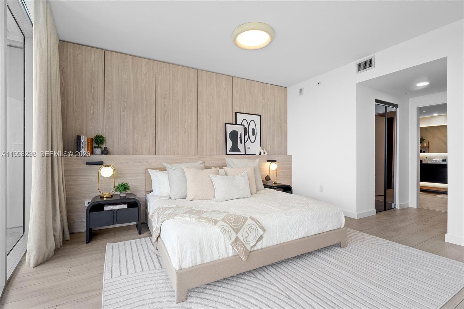 488 18th St 715 photo 25