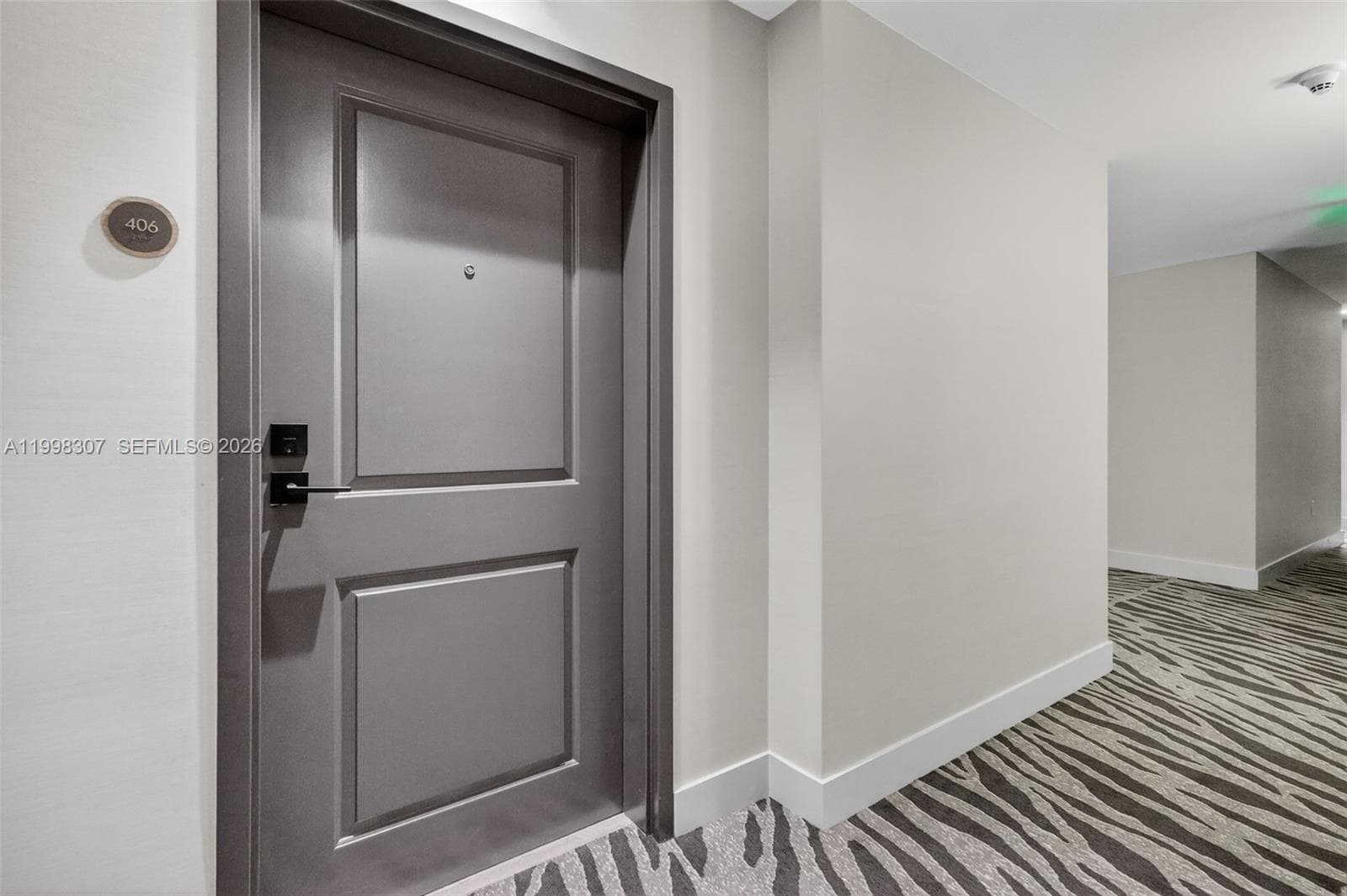 7910 Harbor Island Dr 406 photo 1