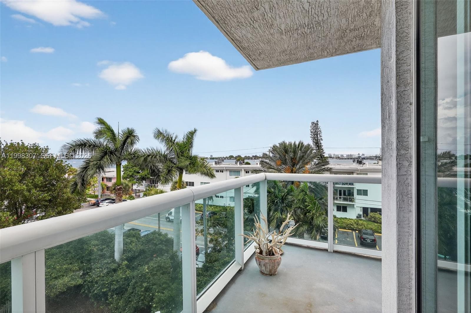 7910 Harbor Island Dr 406 photo 18