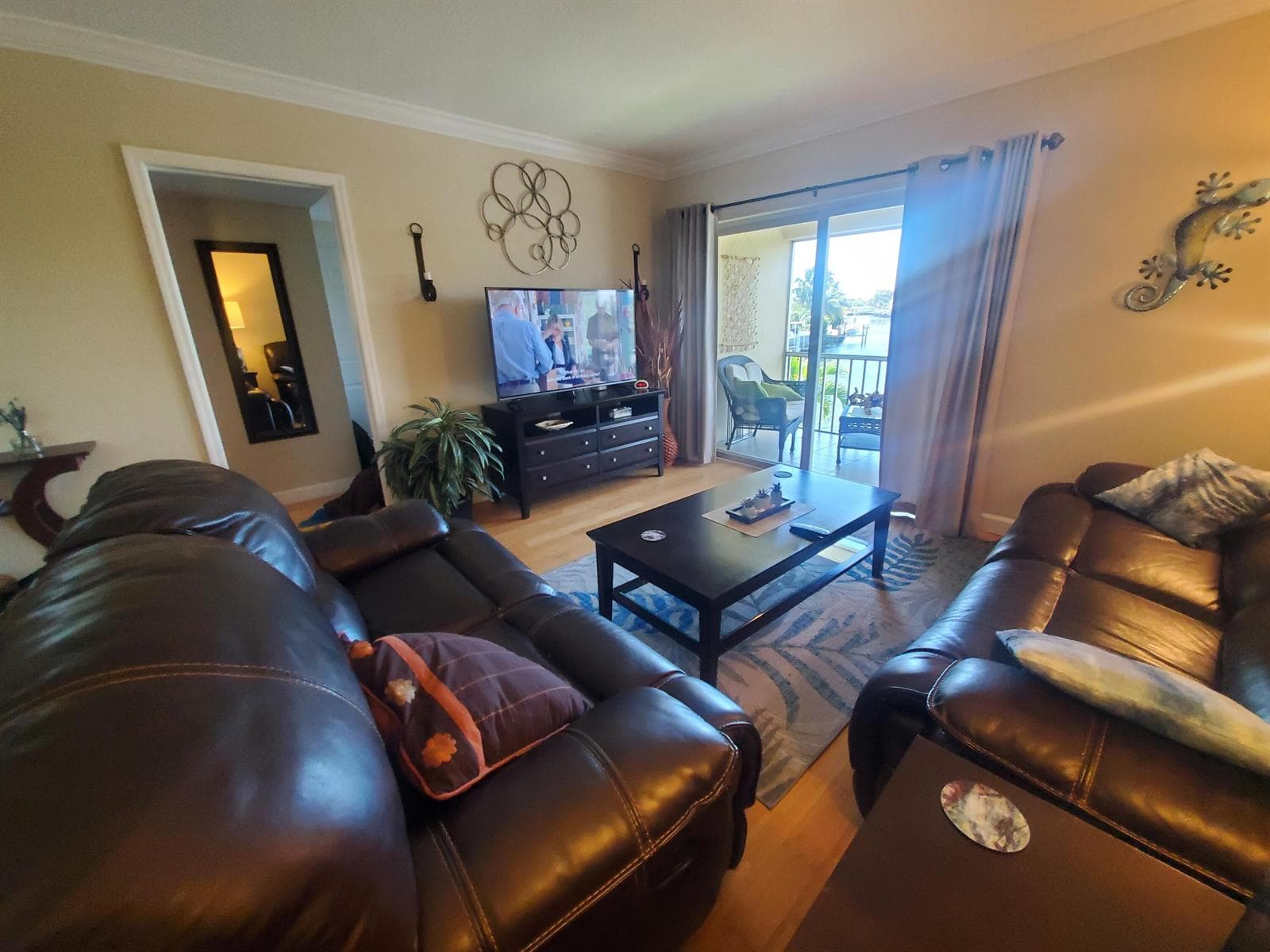 912 Pine Drive 211 photo 2