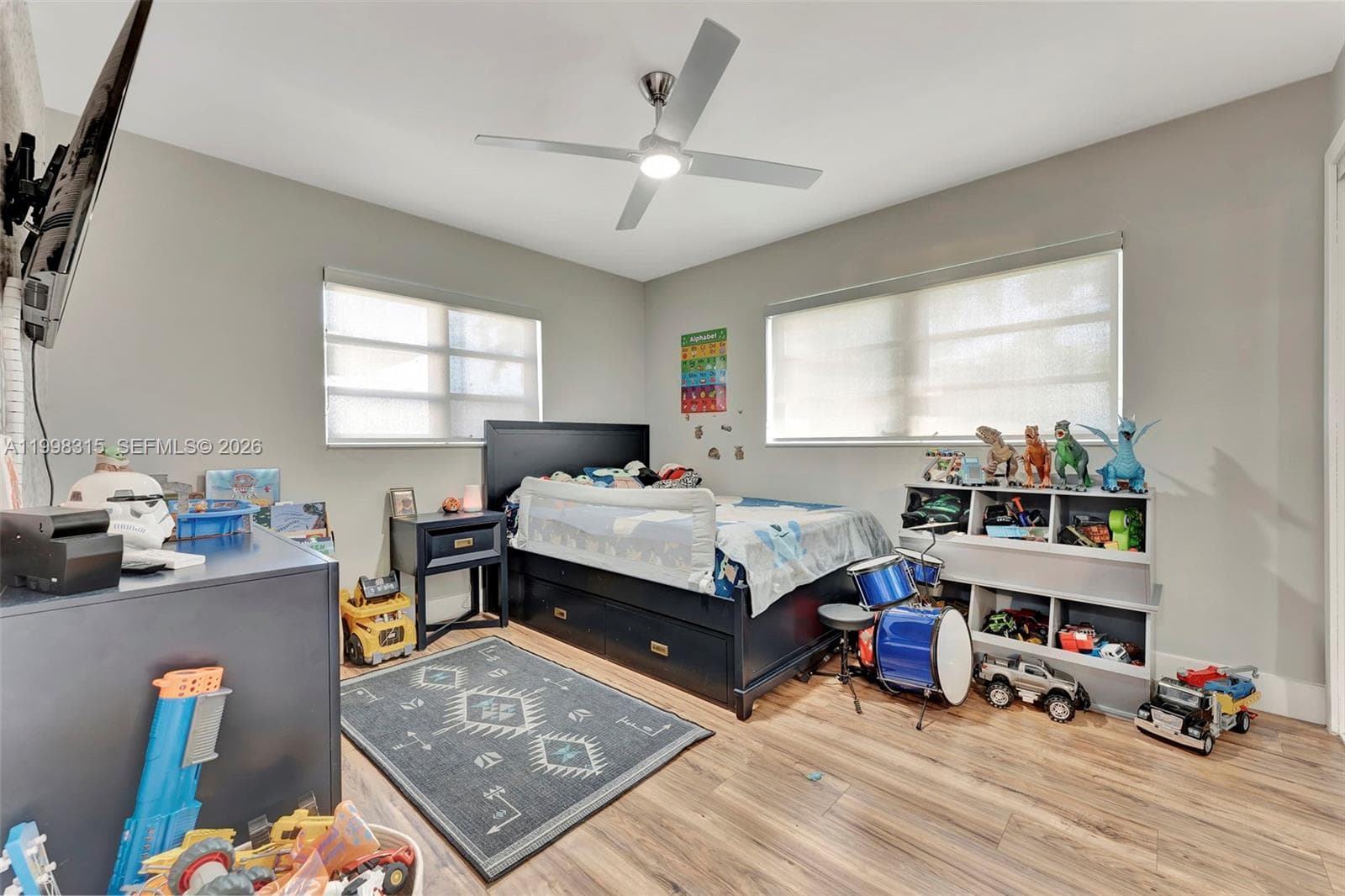 3043 Hayes Street photo 23