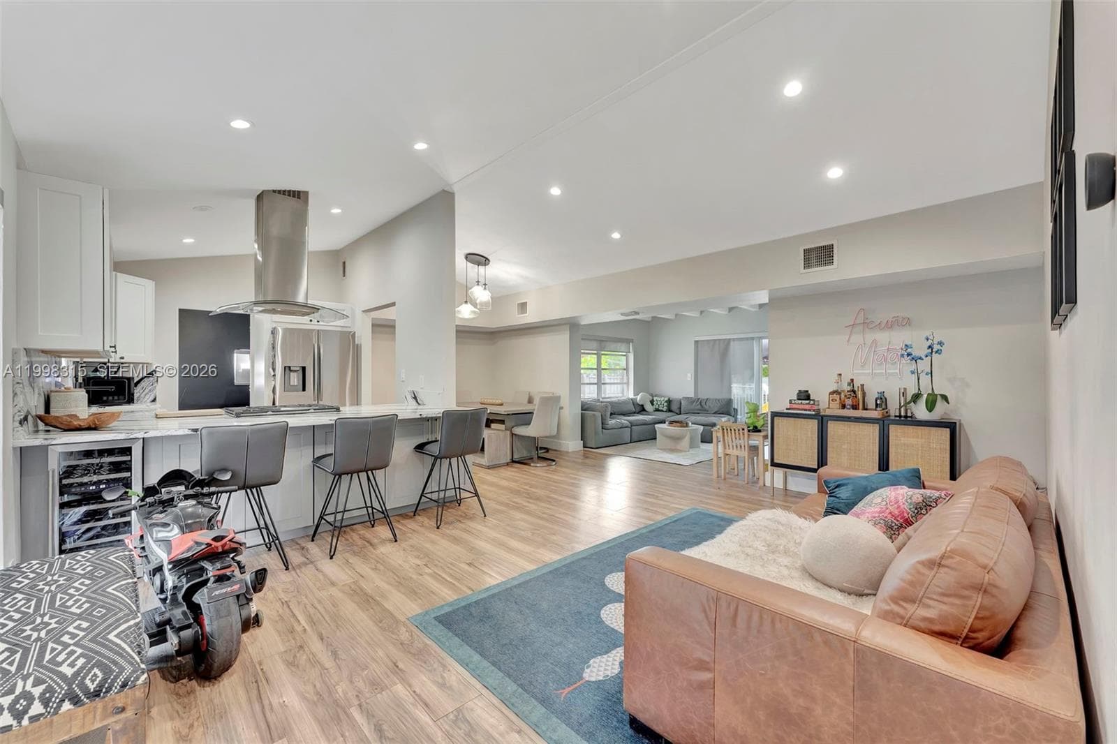 3043 Hayes Street photo 2