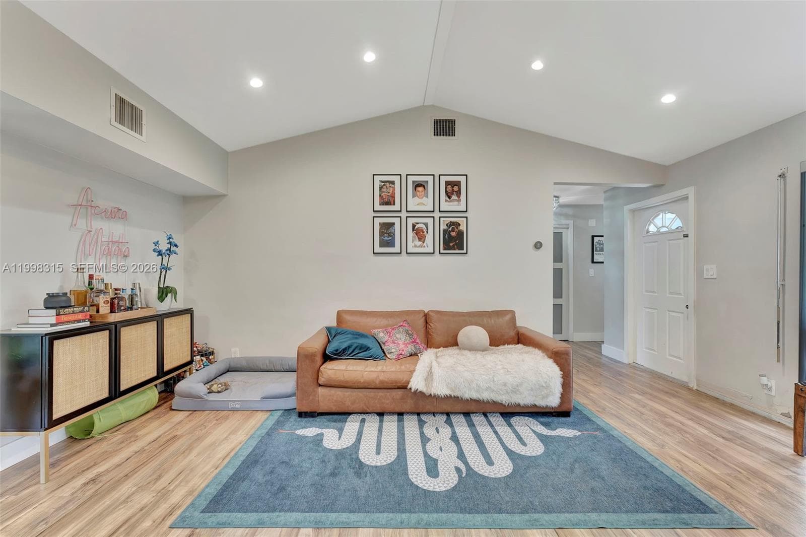 3043 Hayes Street photo 6