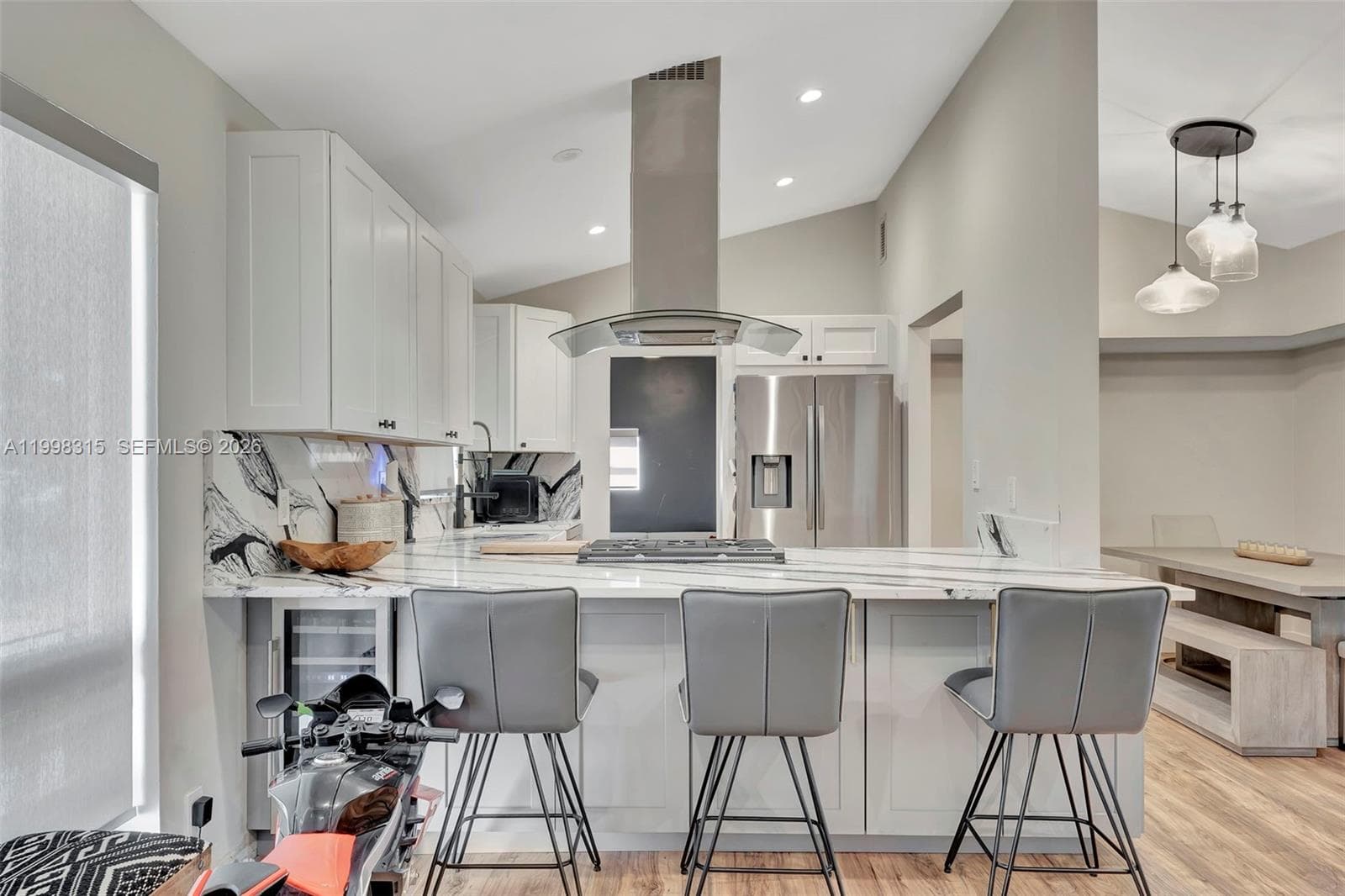 3043 Hayes Street photo 3