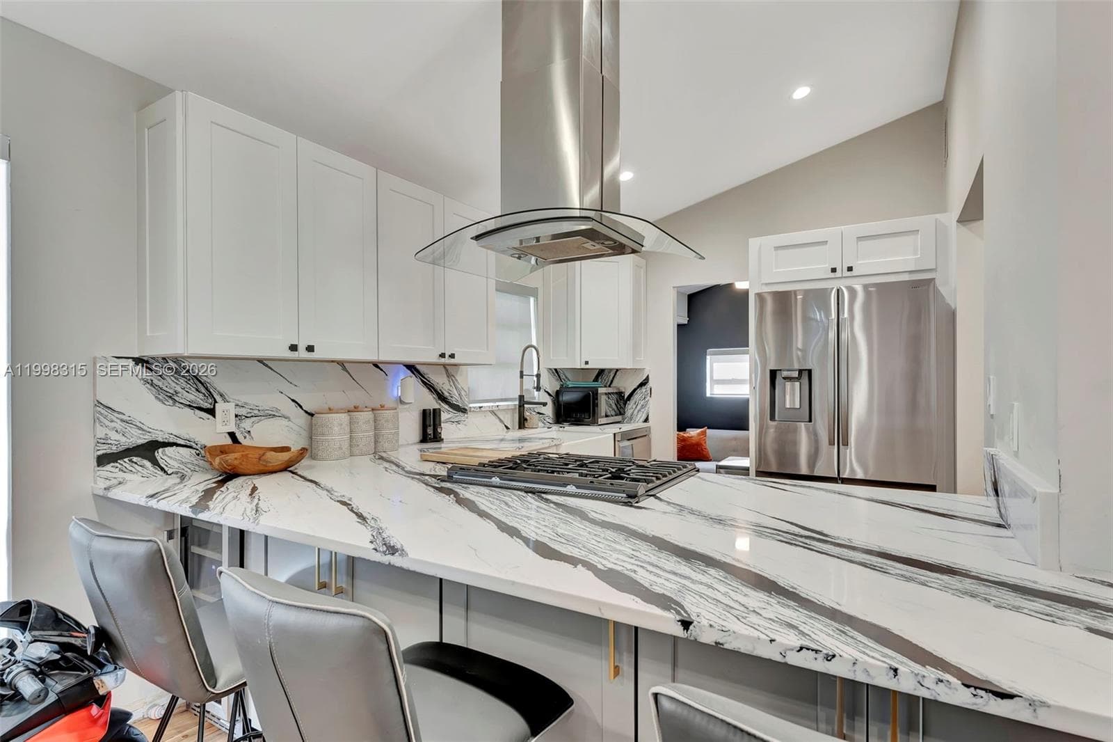 3043 Hayes Street photo 4