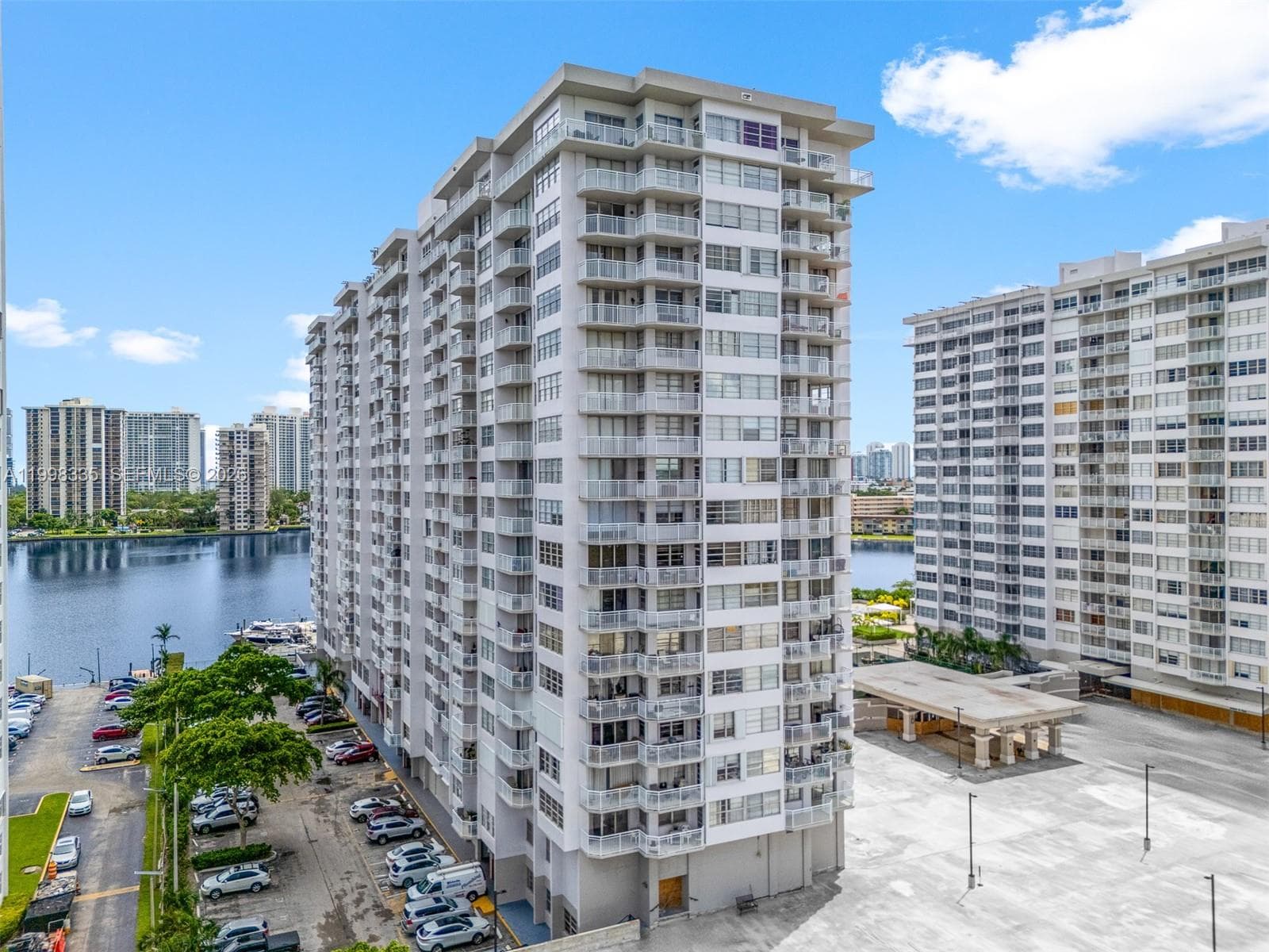 18011 Biscayne Blvd 1003 photo 16