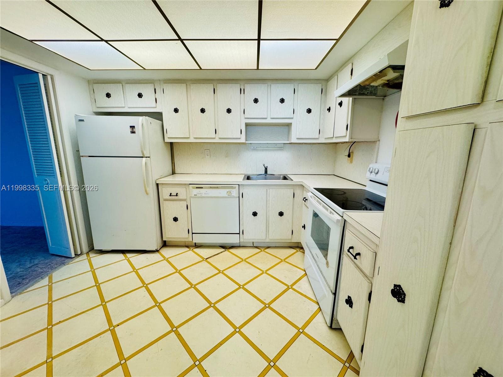 18011 Biscayne Blvd 1003 photo 3