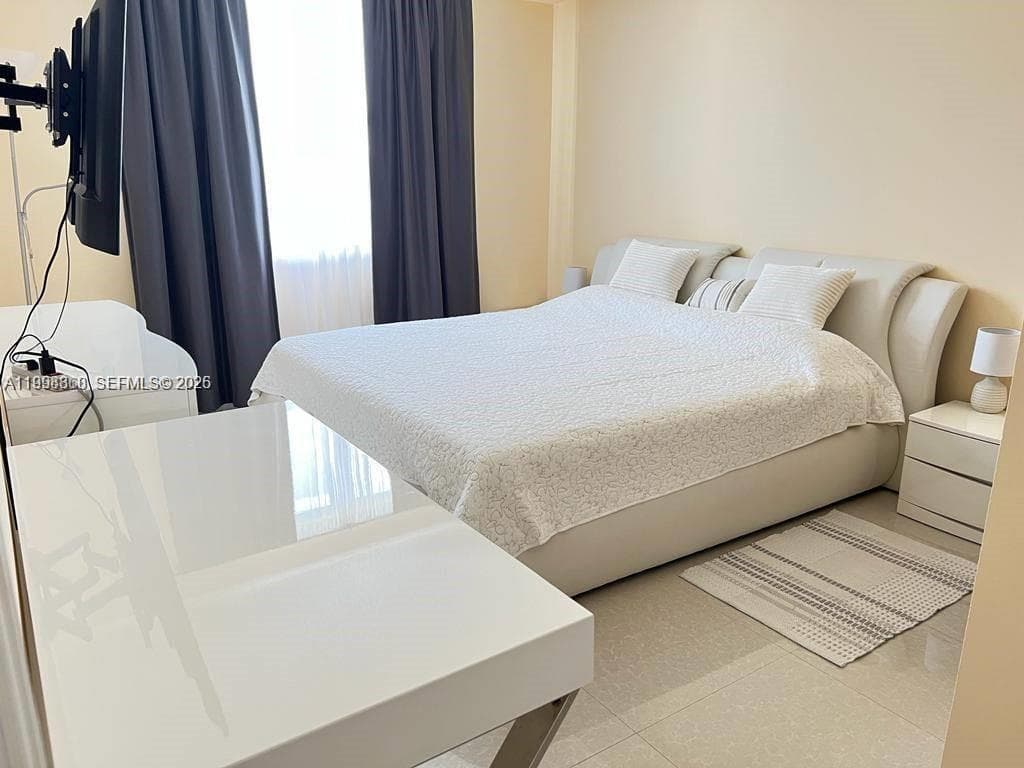 17100 Bay Rd 1502 photo 9